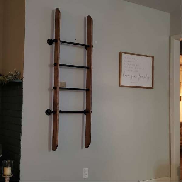 Rustic Blanket Ladder