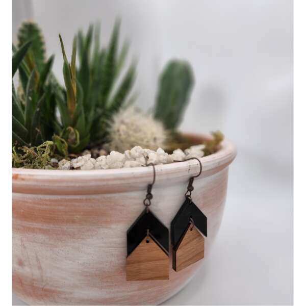 Black & Tan Arrow Earrings