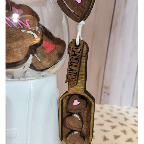 chocolate heart wood scoop